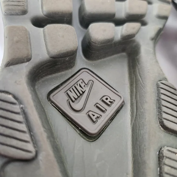 Nike Air Sneaker men's size 8 Moss Green Huarache Run - Picture 9 of 16